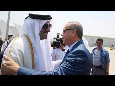 شاهد أردوغان في الدوحة يحاول تنظيم لقاء بين جميع أطراف الأزمة