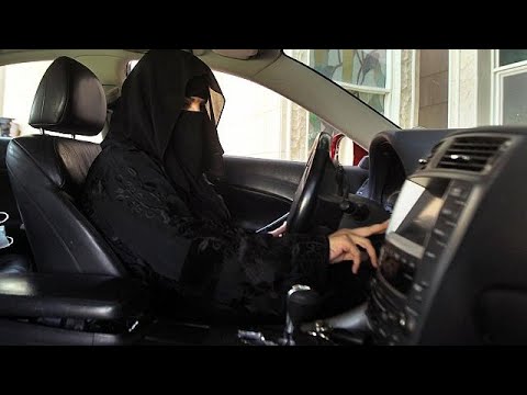 ماذا قال المشاهير على مرسوم منح المرأة حق القيادة