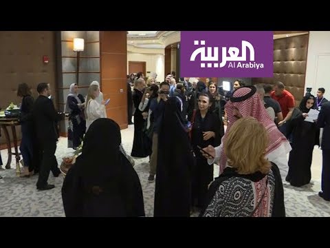 الرياض تستضيف أسبوع الموضة بمشاركة مصممين عالميين