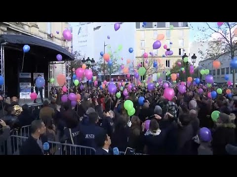 شاهد بالونات في سماء عاصمة الأنوار في الذكرى الثالثة لهجمات باريس