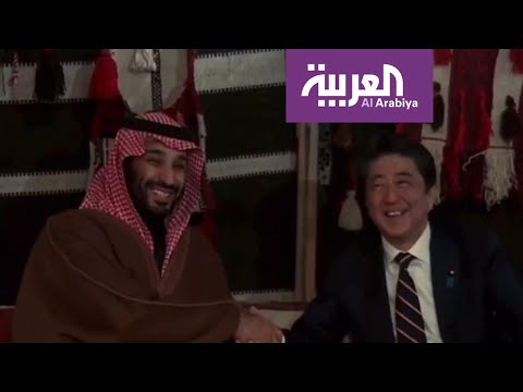 محمد بن سلمان يلتقى رئيس وزراء اليابان تحت خيمة في العلا